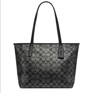 Coach sig zip top tote NWT